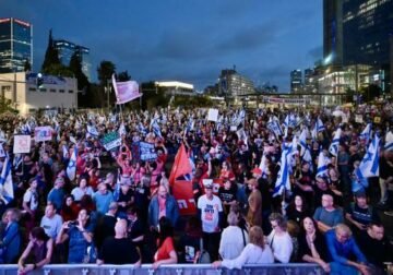 Protesta masive në Tel Aviv për pengjet: Të shpallen zgjedhjet e reja dhe të ndalet lufta