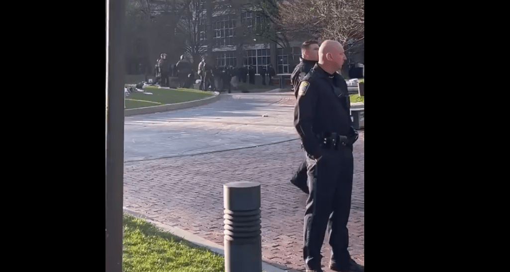 Policia shpërndan protestën pro-palestineze në universitetin e Bostonit (Video)