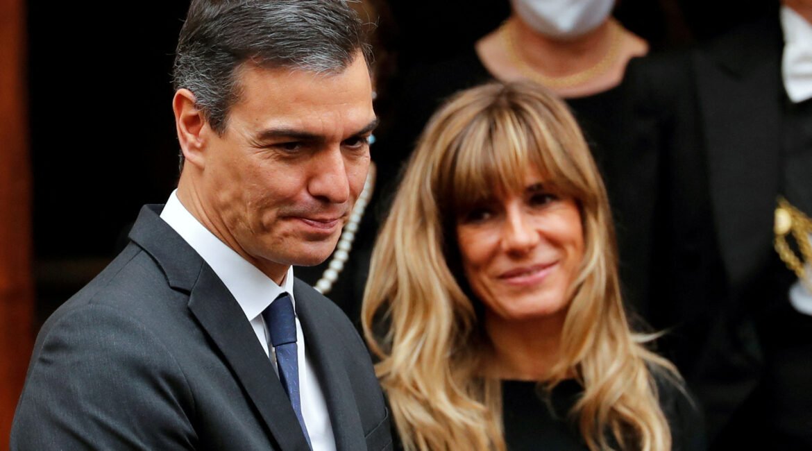 Gruaja e dyshuar për korrupsion, kryeministri spanjoll “vetëngrin” funksionet