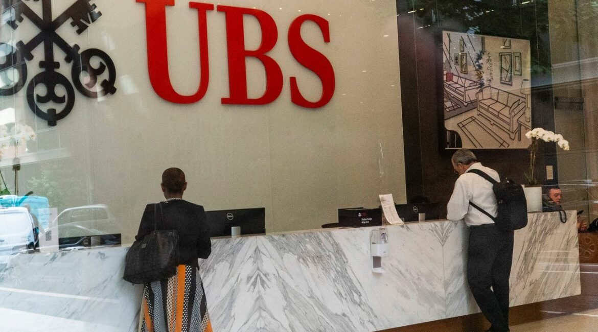 Gjiganti bankar UBS mund të shkurtojë 10,000 vende pune deri në 2027-ën