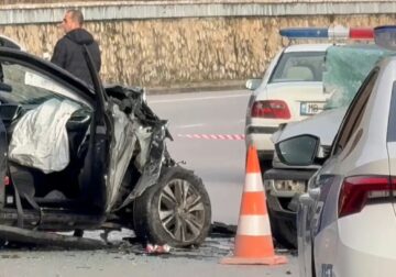 E përplasi makina, ndërron jetë 37-vjeçari në Kurbin