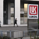 11 ditë nga hyrja në fuqi e sanksioneve, nxehet gara për asetet e Lukoil