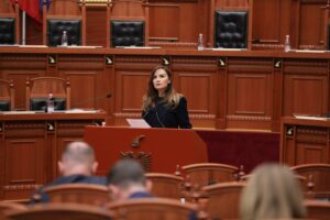 Tabaku në Kuvend  Paqe fiskale për miqtë e qeverisë  jo për qytetarët   PPP të barrë rreziku për buxhetin e shtetit