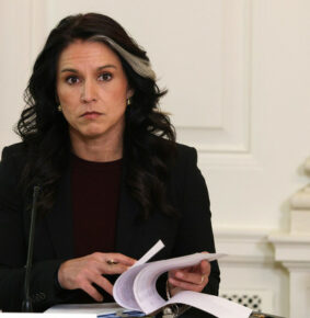 Tulsi Gabbard: Reuters përhap gënjeshtra e propagandë për të zgjatur luftën në Ukrainë