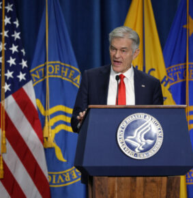 “Krijimi i një p*nisi kushton 150 mijë dollarë, nëse shton edhe t*stikujt është ekstra” – Zyrtari amerikan (Video)