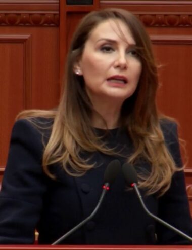 Banka e Zhvillimit/ Tabaku: Rrezikon të kthehet në një lavatriçe financiare