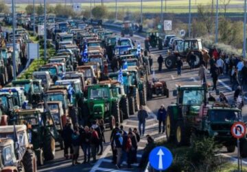 Fermerët grekë bllokojnë kufirin në Kakavijë, paralizohet aksioni drejt Janinës