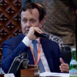 Tregtari i sanksionuar i naftës padit “mashtruesin e pacipë” për lidhjen e supozuar me CIA-n