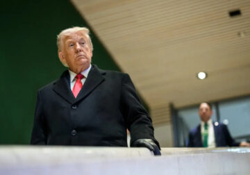 Administrata Trump do t’u heqë mbrojtjen e punës deri në 50 mijë punonjësve federalë