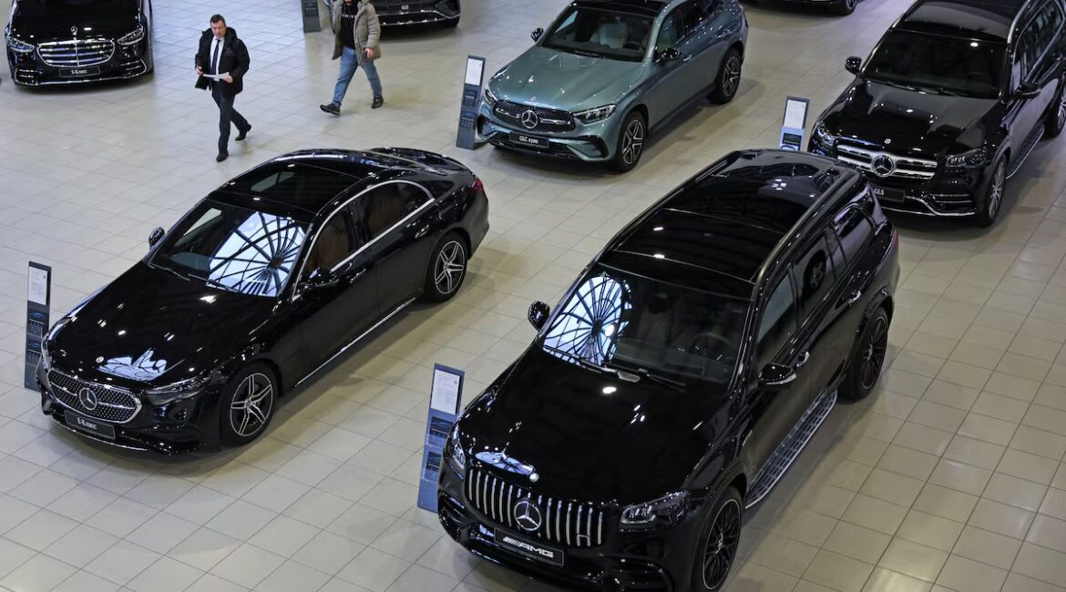 Reuters: Mijëra makina perëndimore hyjnë në Rusi përmes Kinës, duke anashkaluar sanksionet