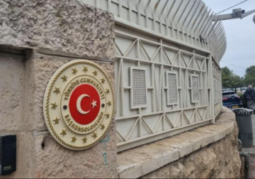 Para të huaja, flamuj të huaj/ Si Katari dhe Turqia po fitojnë terren në Jerusalem