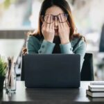 Kriza e heshtur në punë po vjen nga menaxherët mijëvjeçarë, jo nga Brezi Z