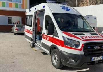 Përplasën për vdekje 7-vjeçarin e u larguan, pranga dy personave