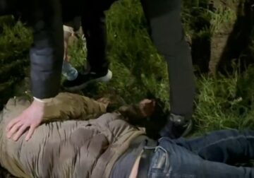 Policia hodhi gaz lotsjellës kundër protestuesve, i riu përfundon pa ndjenja