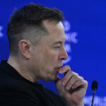 Elon Musk dëshiron të dërgojë 1 milion satelitë në hapësirë