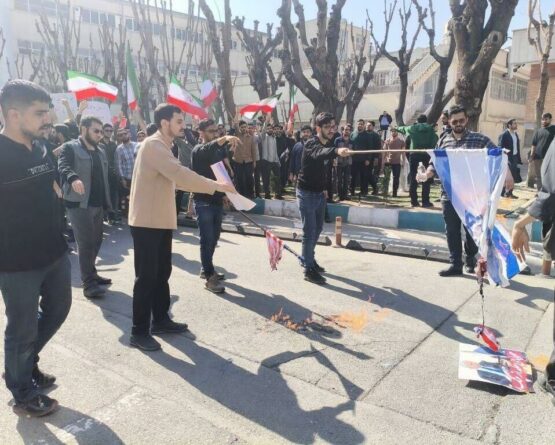 Studentët protestë në Iran, përplasje me ushtrinë (Video)