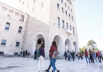 Studimi: 66% e studentëve punësohen menjëherë, 40% jashtë profilit