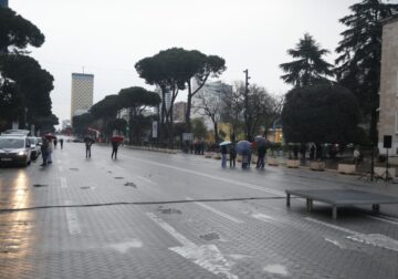 U thirr në rrjetet sociale, dështon protesta për rritjen e çmimit të naftës