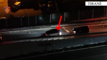 Goditet grupi kriminal që trafikonte armë nga Mali i Zi, pranga dy të rinjve në Tiranë