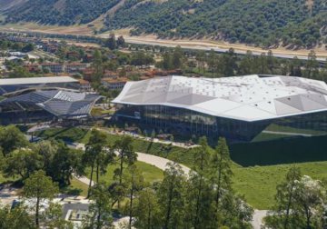 Irani kërcënon gjigantët e teknologjisë pas sulmeve ndaj qendrave të të dhënave të Amazon në Gjirin Persik