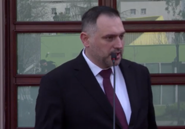 Kërcënimet e Vuçiç, ministri Nufi: S’ka vend për panik, Shqipëria në koordinim me NATO-n