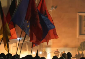 PD me molotovë ndaj institucioneve, reagon Balla: I hedhin me flamujt e BE dhe gjermanë në duar