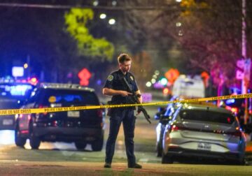 3 viktima e 14 të plagosur nga të shtënat në një bar në SHBA