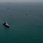 Fundoset anija çisternë me naftë që u godit nga marina e Iranit (Video)