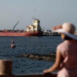 Çmimet globale e naftës ulen me 13%