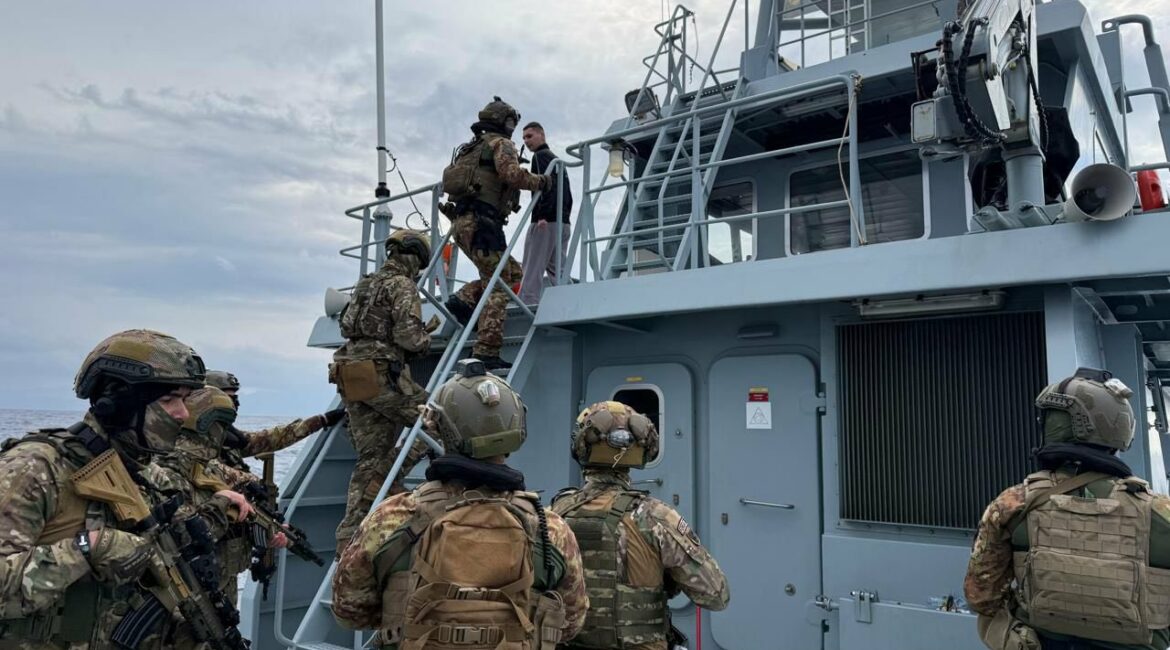 Ushtria shqiptare stërvitje të përbashkët detare me atë italiane