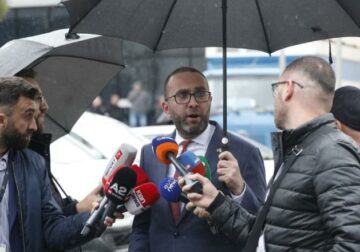 ‘Deputetet e PD-së u kërcënuan’, Bardhi: Nuk e pranojmë zerimin e rolit të opozitës në Kuvend