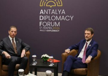 Hoxha takim me Ministrin e Jashtëm të Serbisë, fokus bashkëpunimi dhe dialogu rajonal