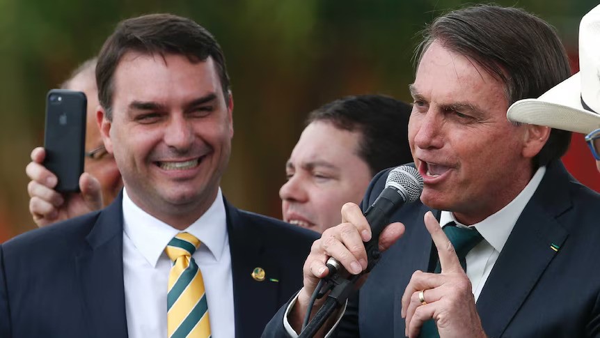 Presidencialet/ Djali i ish-presidentit të djathtë brazilian Flavio Bolsonaro rritet ndjeshëm në sondazhe