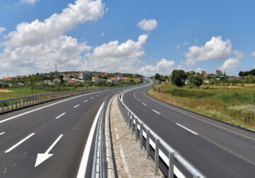 Paguajmë taksa mbi makina dhe qarkullimin 340 mln euro; për mirëmbajtjen e rrugëve vetëm 36 mln euro