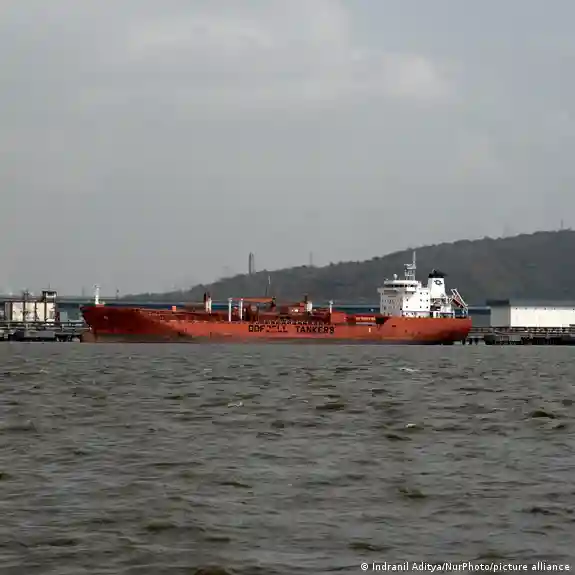 India kthehet te Irani për furnizime me naftë