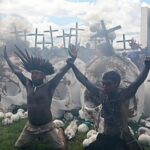 Mijëra indigjenë protestojnë në Brazil kundër shfrytëzimit të tokave dhe shpyllëzimit