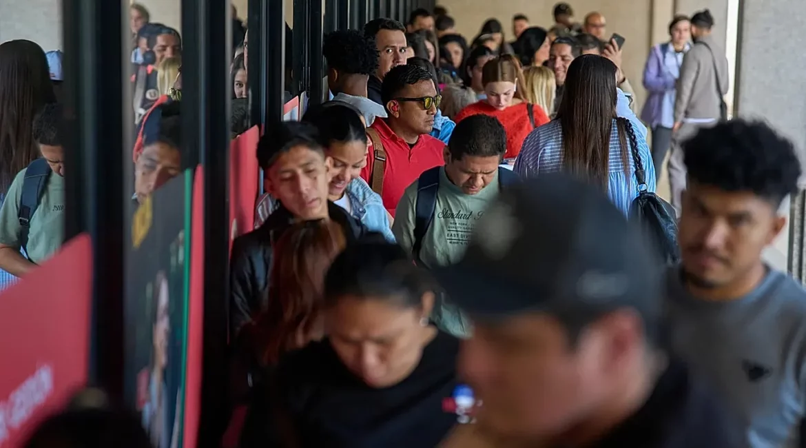 Spanja legalizon deri në 500 mijë emigrantë të parregullt, sindikatat anulojnë grevën