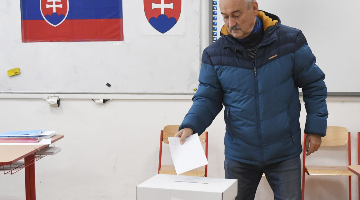 Sllovakia drejt referendumit për heqjen e pagesave të përjetshme për ish-zyrtarët e lartë