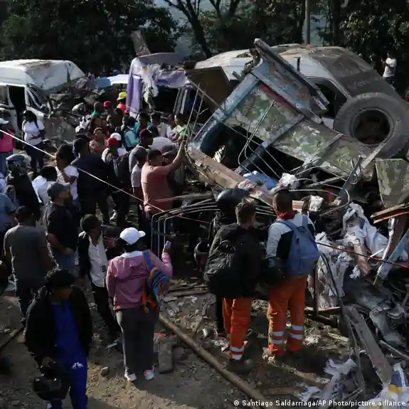 Sulm me bombë në Kolumbi, 14 të vdekur dhe dhjetëra të plagosur