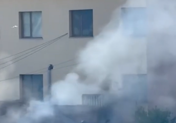 Përfshihet nga flakët banesa në Korçë, nuk ka të lënduar