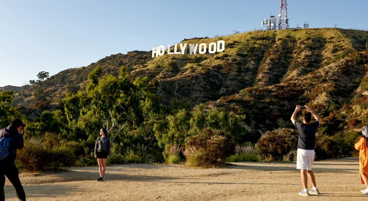 Si po falimenton tregu i punës në Hollywood – Wall Street Journal