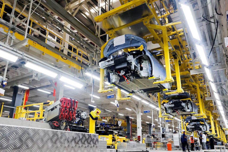 Brazili “godet” kompaninë kineze BYD, e akuzon për “skllavërim” të punonjësve