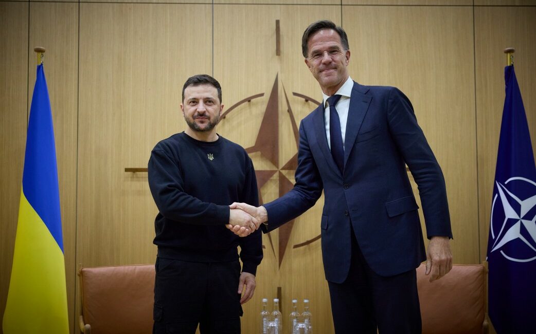 Zelensky e shefi i NATO-s Rutte takohen me të dërguarit e SHBA-së