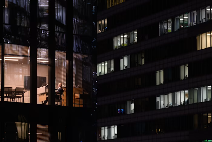 Investitorët po vënë bast mbi kaosin e Inteligjencës Artificiale