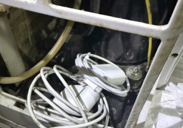 Kontrolle në burgun e Peqinit, zbulohen telefona dhe alkool në disa qeli