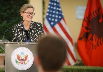 Konferenca në Shqipëri për drogat sintetike, VanHorn zbulon masat e reja të Uashingtonit