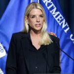 Pam Bondi u diagnostifikua me kancer të tiroides pas largimit nga detyra
