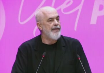 Rama: Na quajtën shërbëtorë të Serbisë, por PD furnizonte me naftë regjimin e Millosheviçit