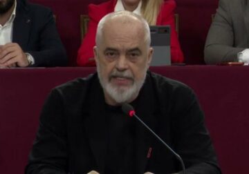 “S’ka ende projekt për Zvërnecin, po punohet nga 5 studio. Mos manipuloni njerëzit e mirë që ju erdhën pas”