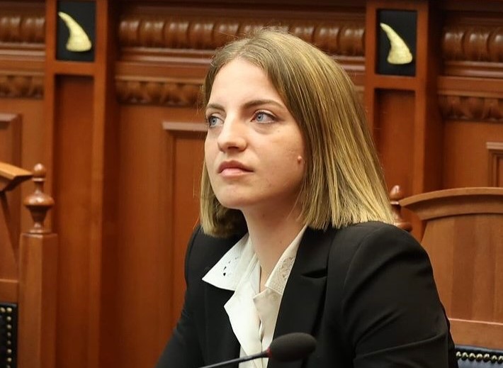 “Prej sot jam deputete e pavarur” – Marjana Koçeku braktis Ramën